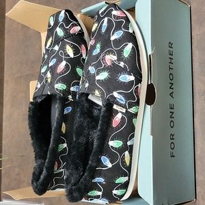 Toms Christmas shoes